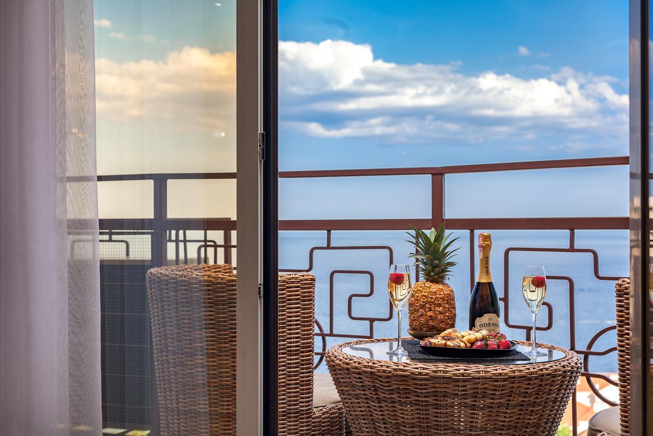 Vip Apartments In Arcadia With Sea View. Oldenburg Bagian luar foto